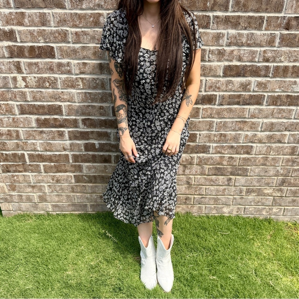 Vintage 90s Chadwick’s 100% Silk Black & White Floral Midi Dress – Size 10